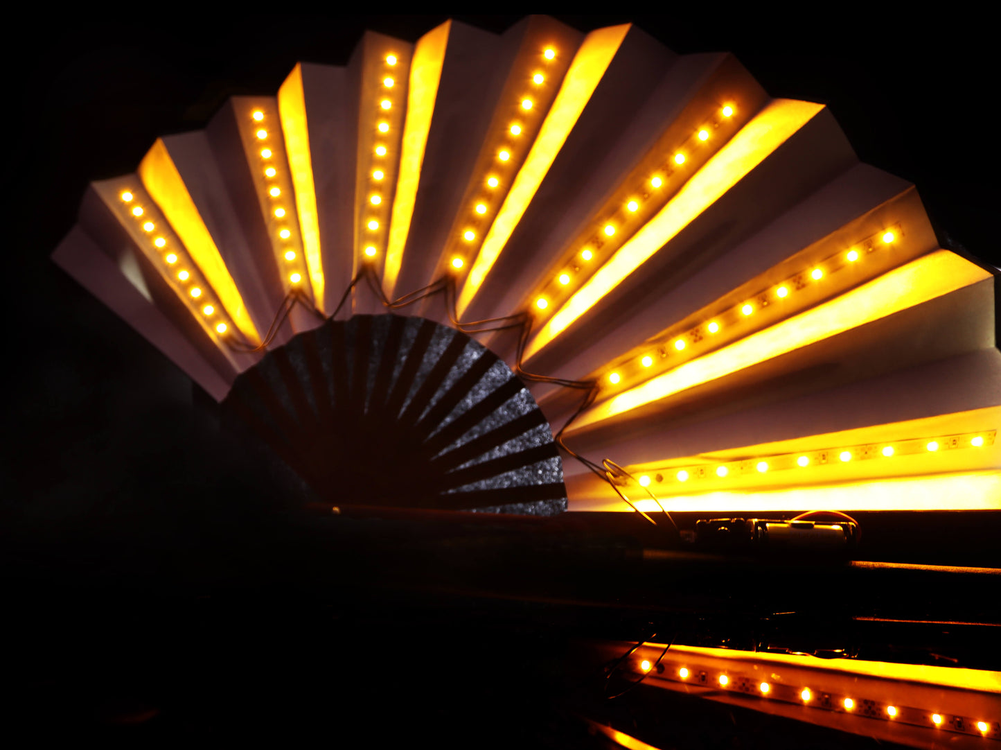 XL LED Handfächer Einfarbig 5er Pack – Leuchtende Party-Dekoration