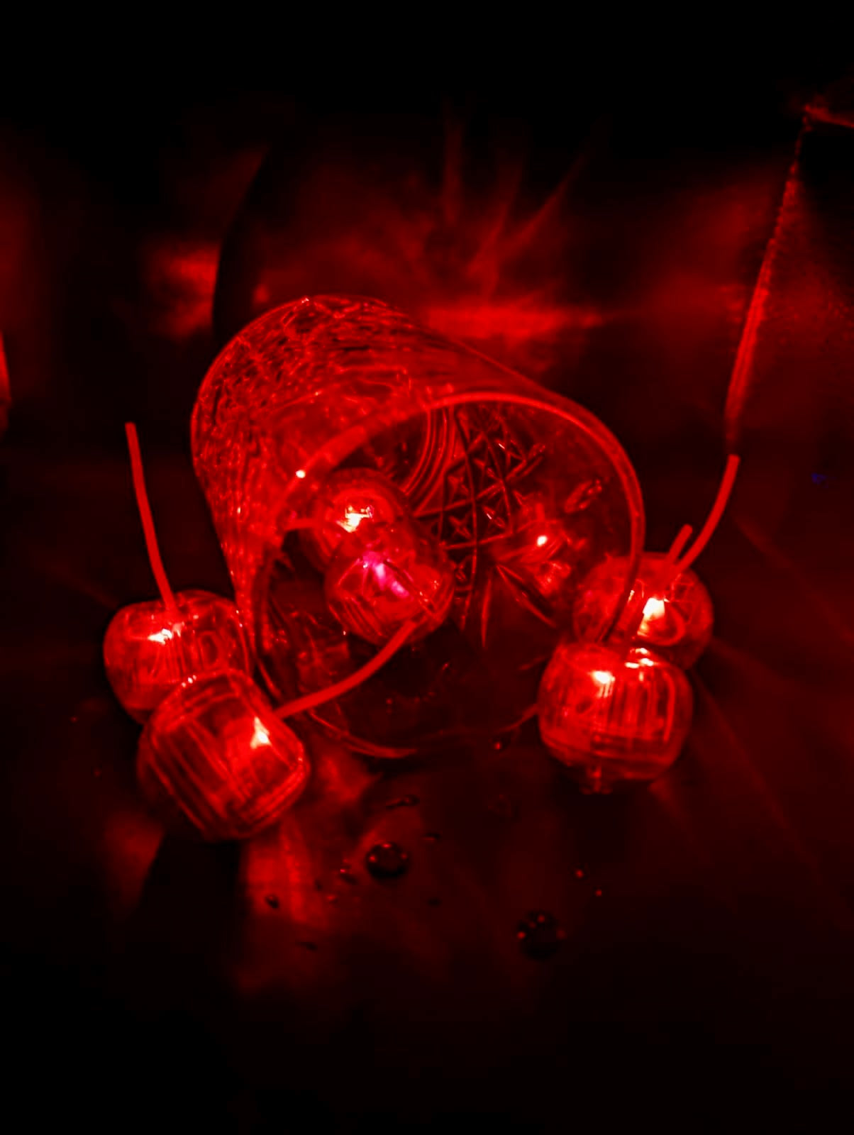 LED Eiswürfel Kirsche 24er Pack – Leuchtende Party-Dekoration