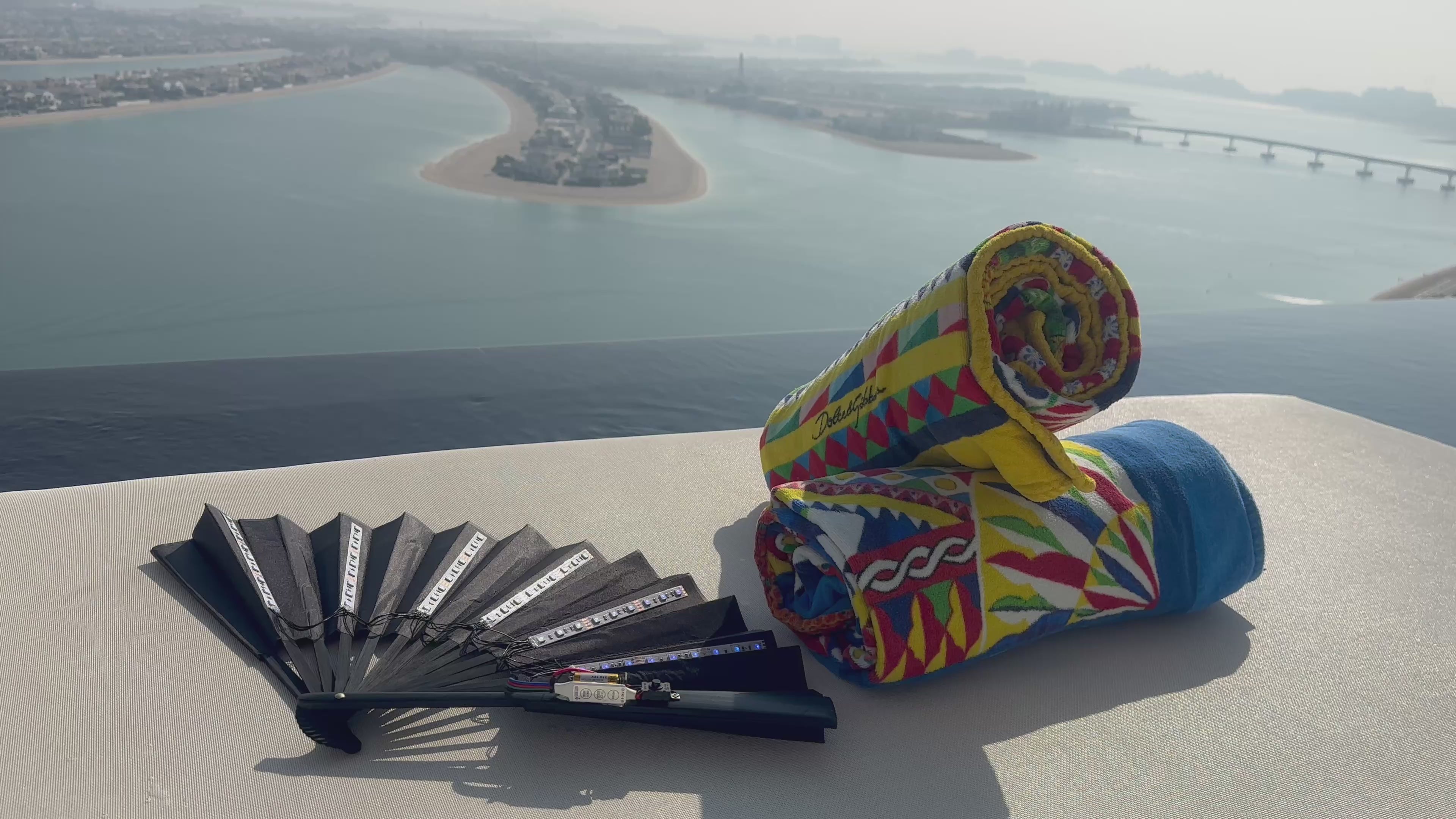 XL LED Handfächer DUBAI – Leuchtende Party-Dekoration