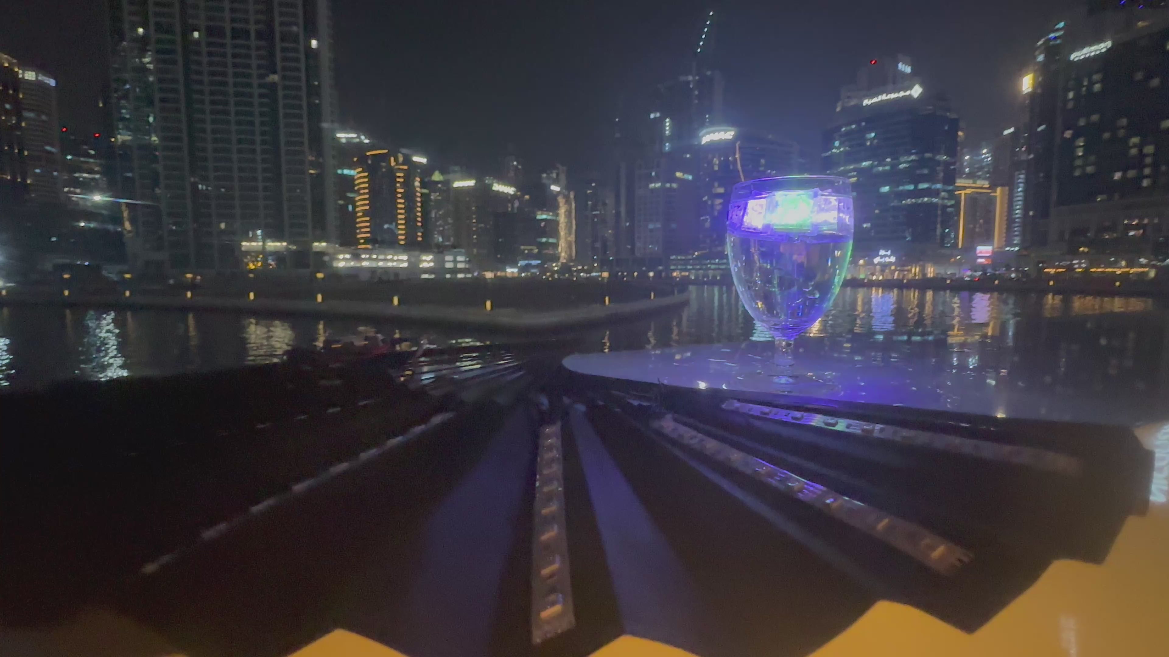 XL LED Handfächer DUBAI – Leuchtende Party-Dekoration