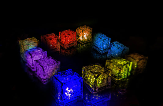 LED Eiswürfel Würfel 12er Pack – Leuchtende Party-Dekoration